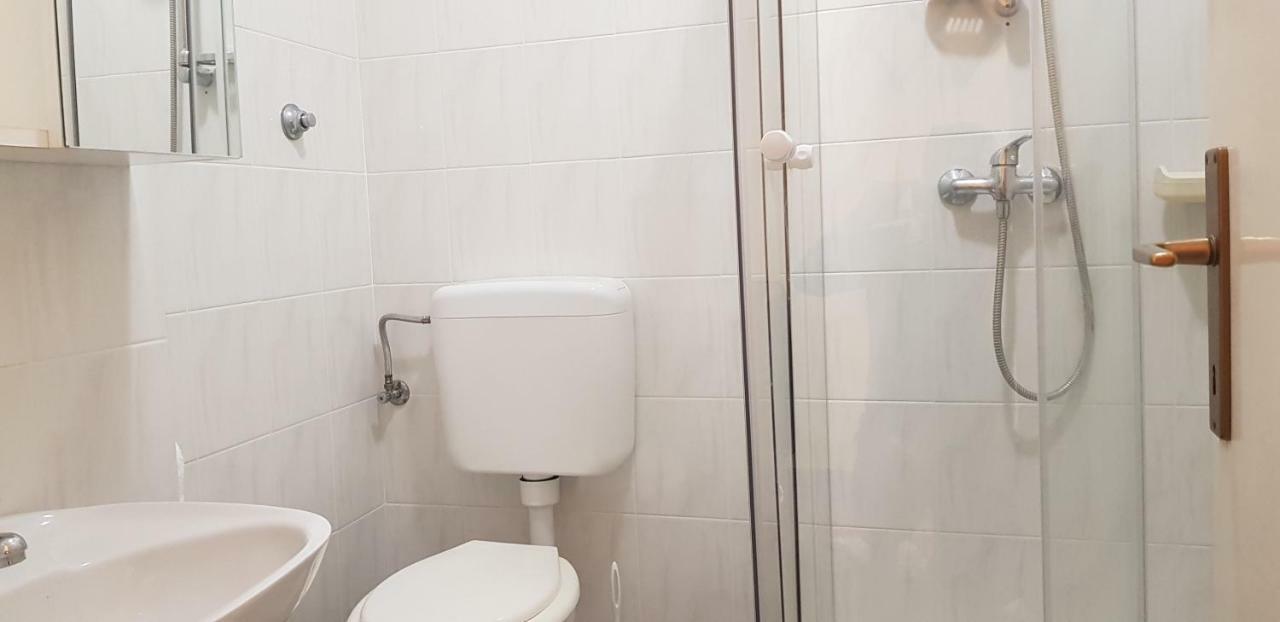 Appartamenti Clara Porec Esterno foto